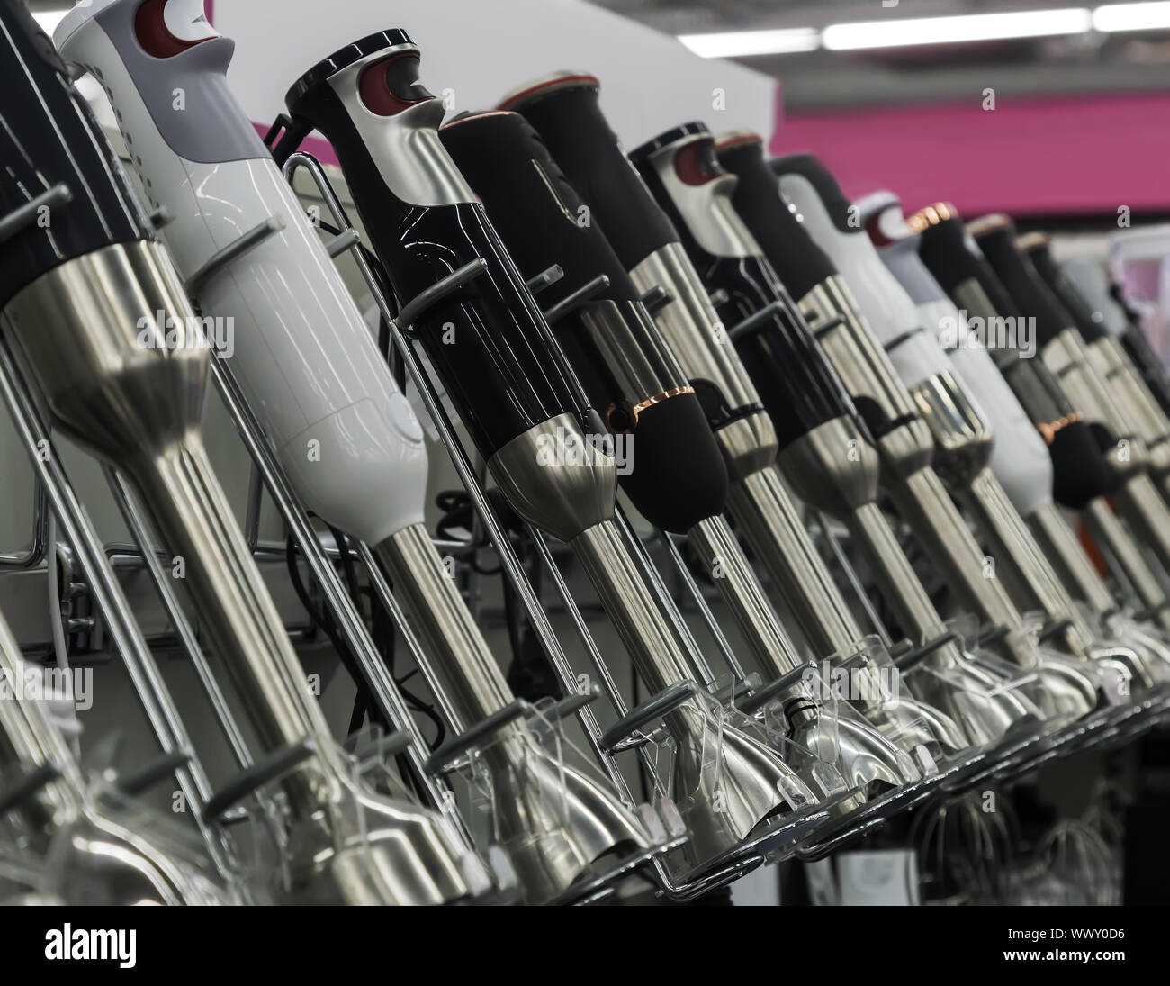 Frullatori nella vetrina del negozio. Foto Stock