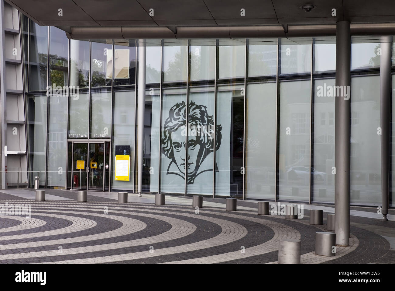 Disegno di Ludwig van Beethoven al rivestimento in vetro del Post torre, Bonn, Germania, Europa Foto Stock