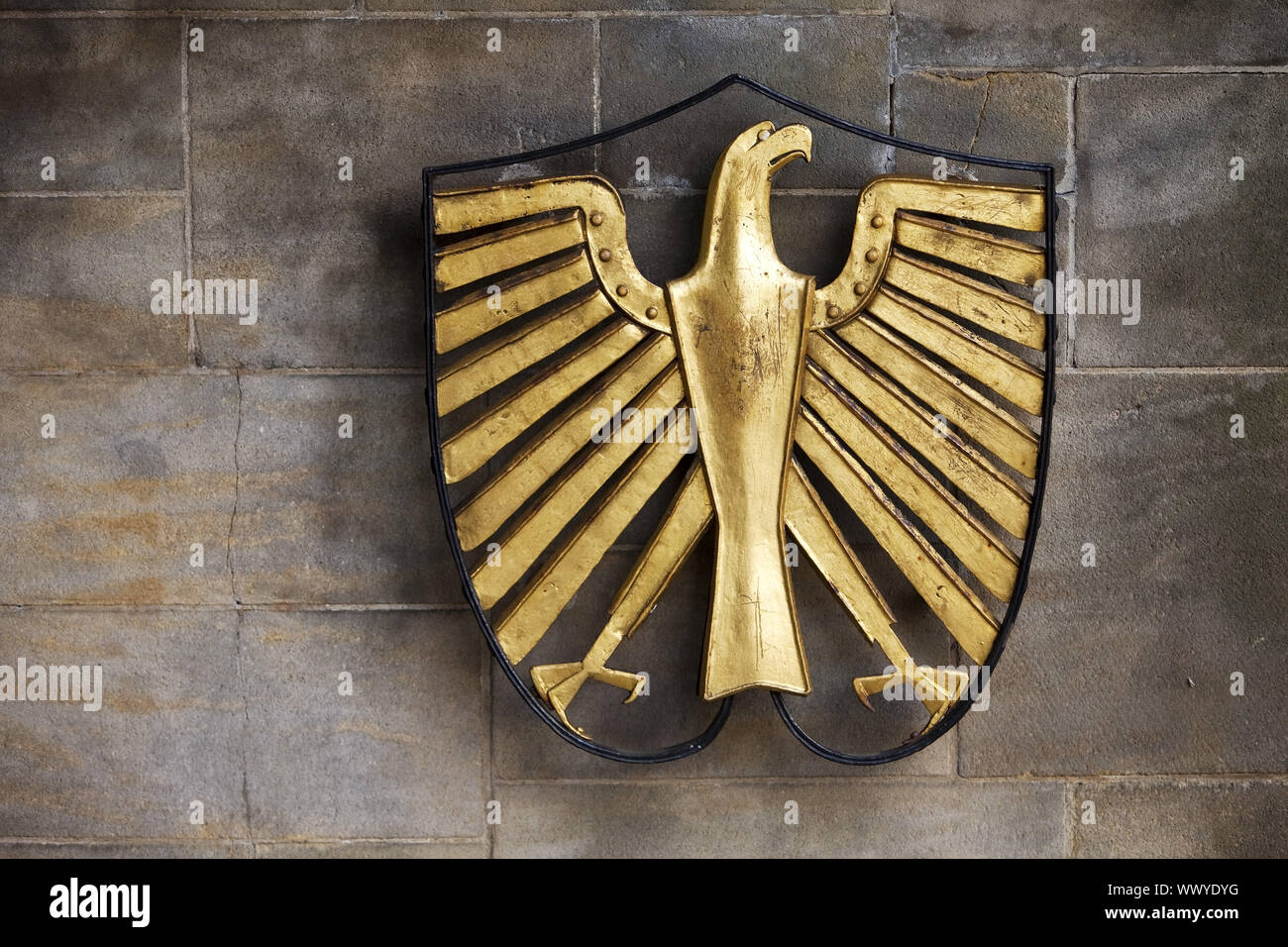 Aquila federale presso la parete di ingresso alla Villa Hammerschmidt di Bonn, Renania, Germania, Europa Foto Stock