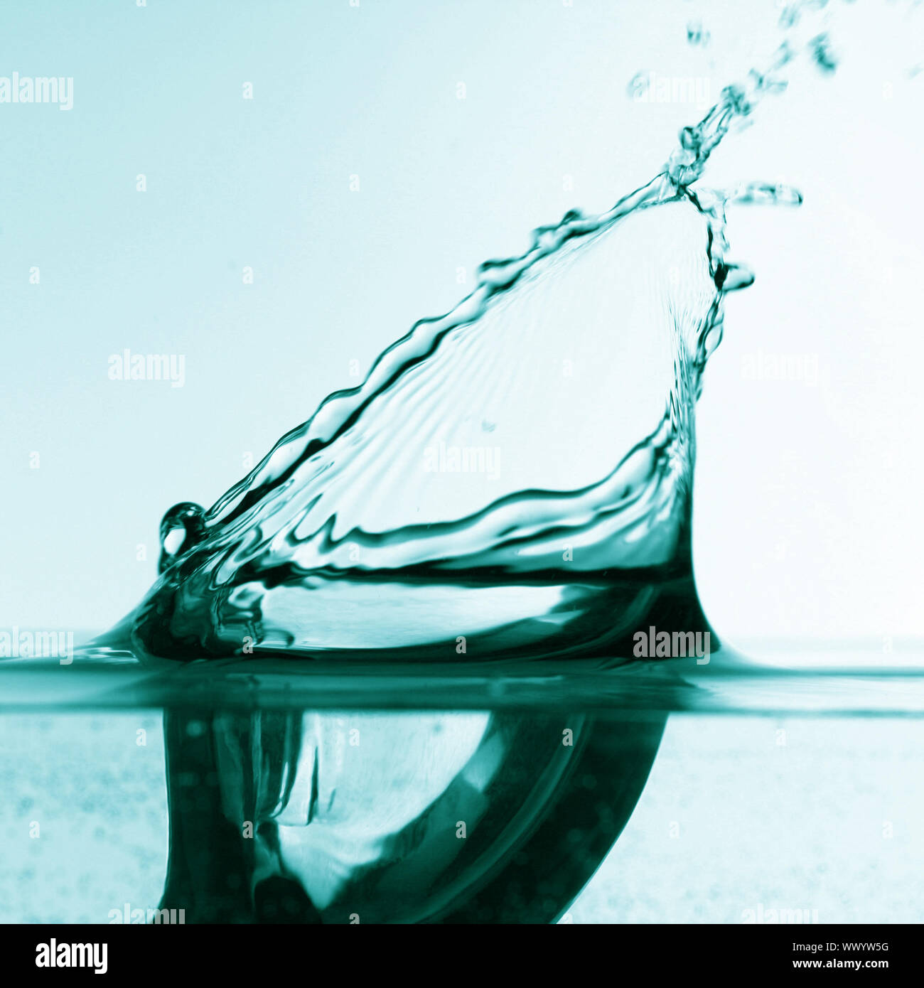 Blu colossally watersplash sfondi di purezza Foto Stock