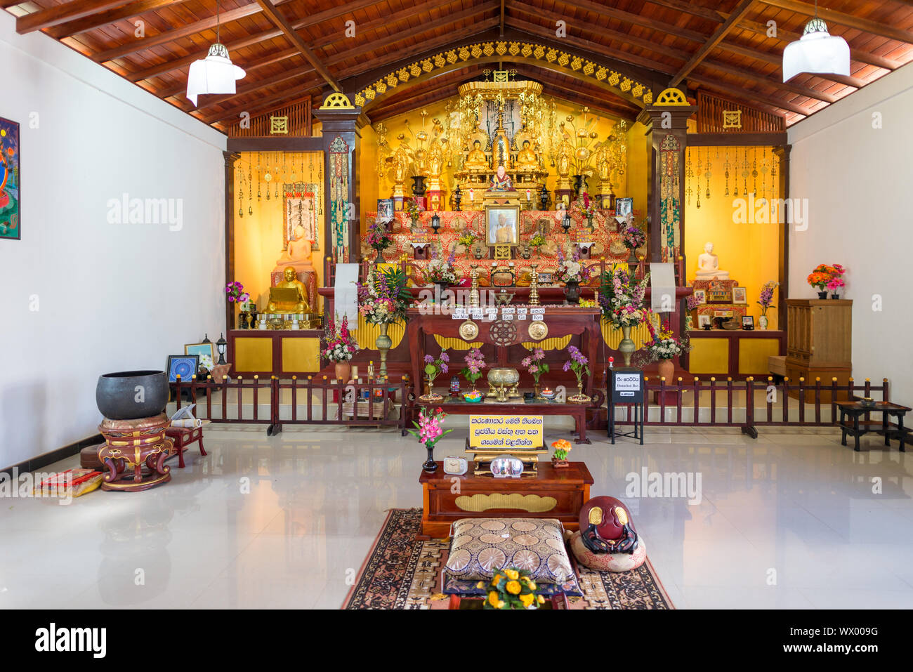 Il Giapponese Pagoda della Pace sulla collina Rumassala in Unawatuna Sri Lanka Foto Stock