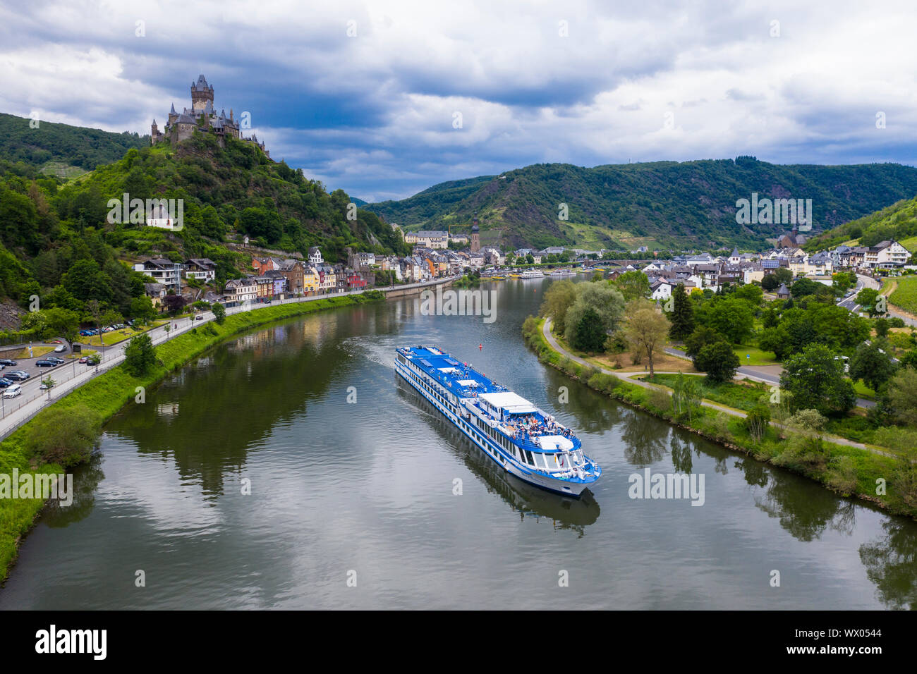 Fiume nave da crociera sulla Mosella a Cochem, valle della Mosella, Renania-Palatinato, Germania, Europa Foto Stock