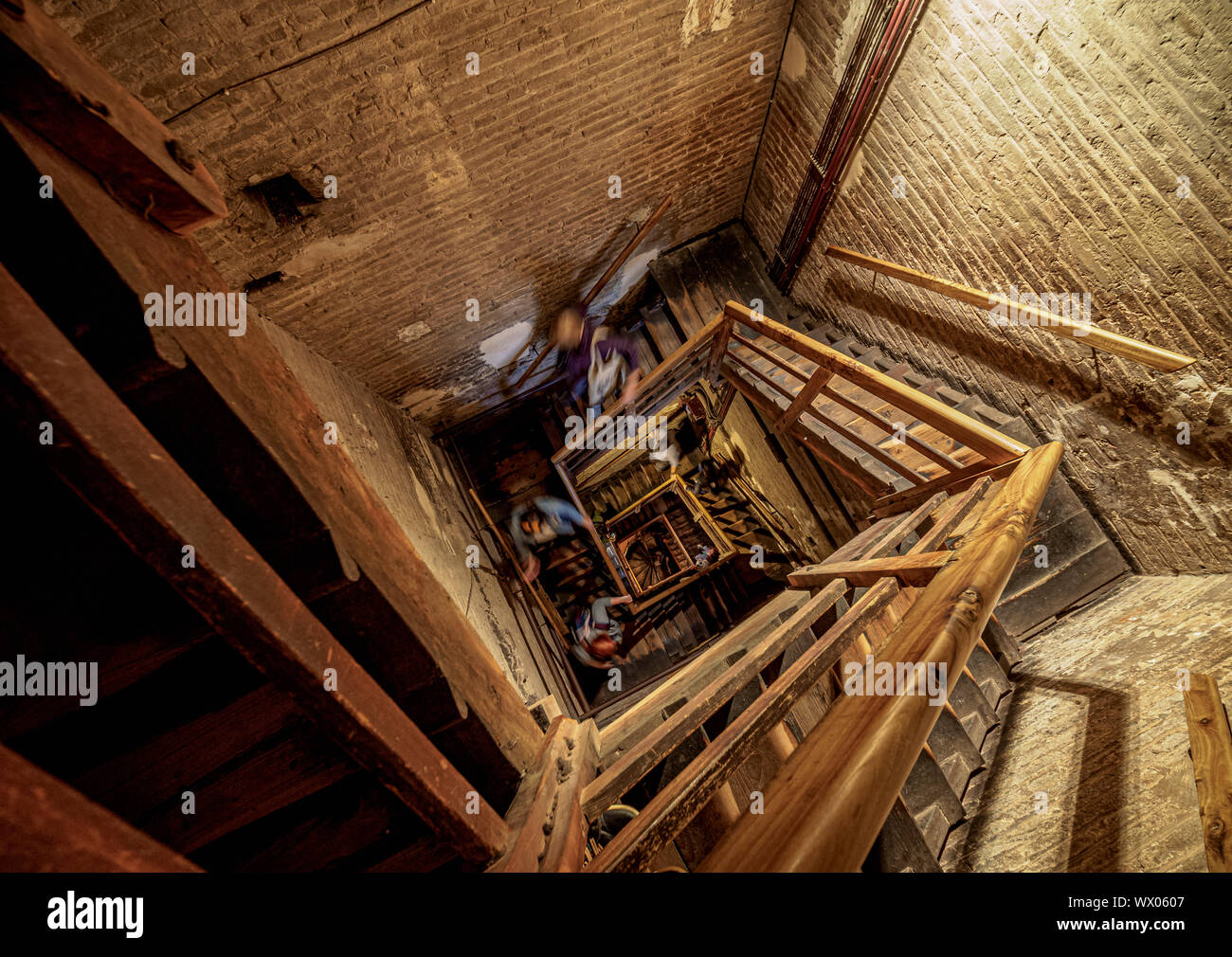 Vista dell'interno di torre asinelli immagini e fotografie stock ad alta  risoluzione - Alamy