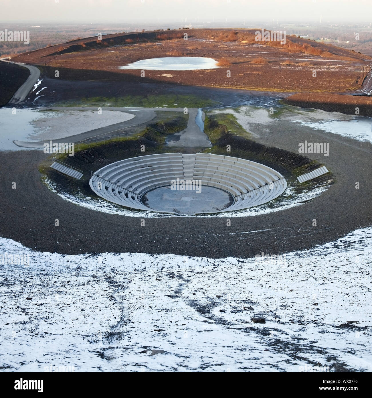 Anfiteatro sul incetta di Haniel in inverno, Bottrop, la zona della Ruhr, Germania, Europa Foto Stock