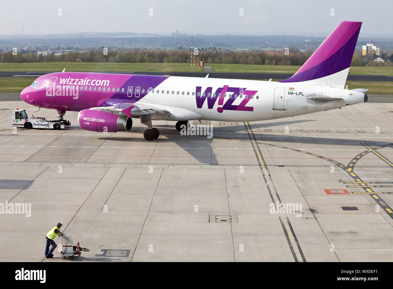 Wizz Air aereo di linea parcheggio, Dortmund Airport 21, Dortmund Airport, la zona della Ruhr, Germania, Europa Foto Stock