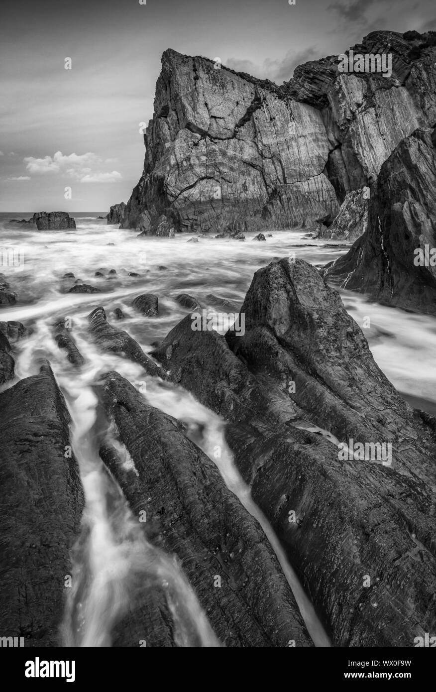 Appartata Baia rocciosa sulla North Devon Coast in inverno, Devon, Inghilterra, Regno Unito, Europa Foto Stock