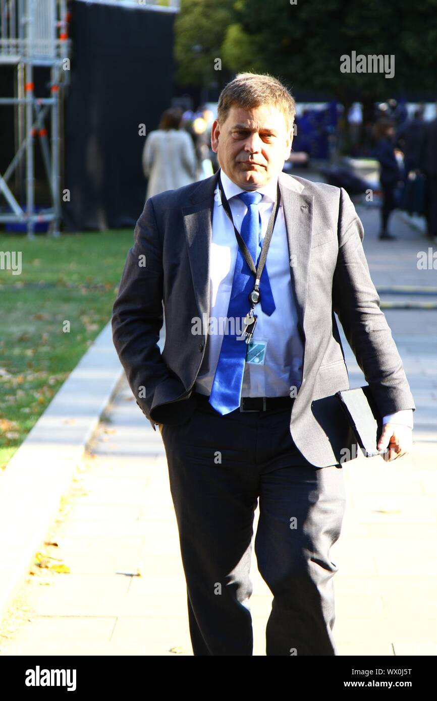 ANDREW BRIDGEN MP A WESTMINSTER, settembre 2019. I politici britannici. Partito conservatore MPS. MP per la North West LEICESTERSHIRE circoscrizione. TPORY MPS. BREXIT . Lasciare significa lasciare. Politica. Politica britannica. Foto Stock