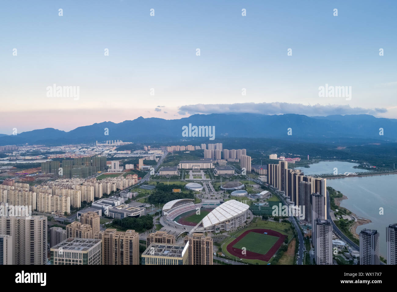 Vista aerea del bellissimo paesaggio urbano jiujiang Foto Stock