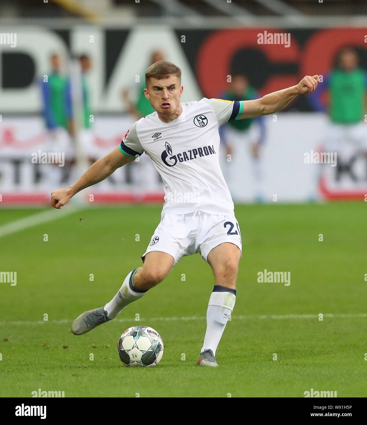 Firo: 15.09.2019, calcio, 1.Bundesliga, stagione 2019/2020, SC Paderborn - FC Schalke 04 1: 5 Jonjoe KENNY, Schalke, singola azione | Utilizzo di tutto il mondo Foto Stock