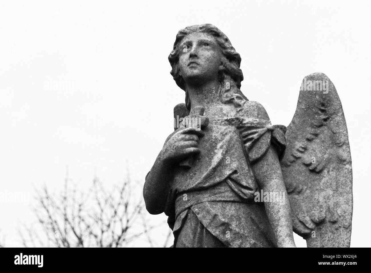 Statua ad adornare un grave aspetto heavenward Foto Stock