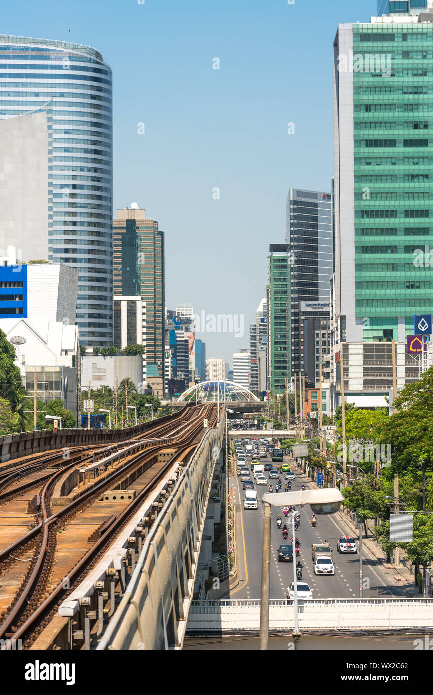 Quartieri Centrali degli Affari Si Lom e Sathon nel megacity Bangkok Foto Stock