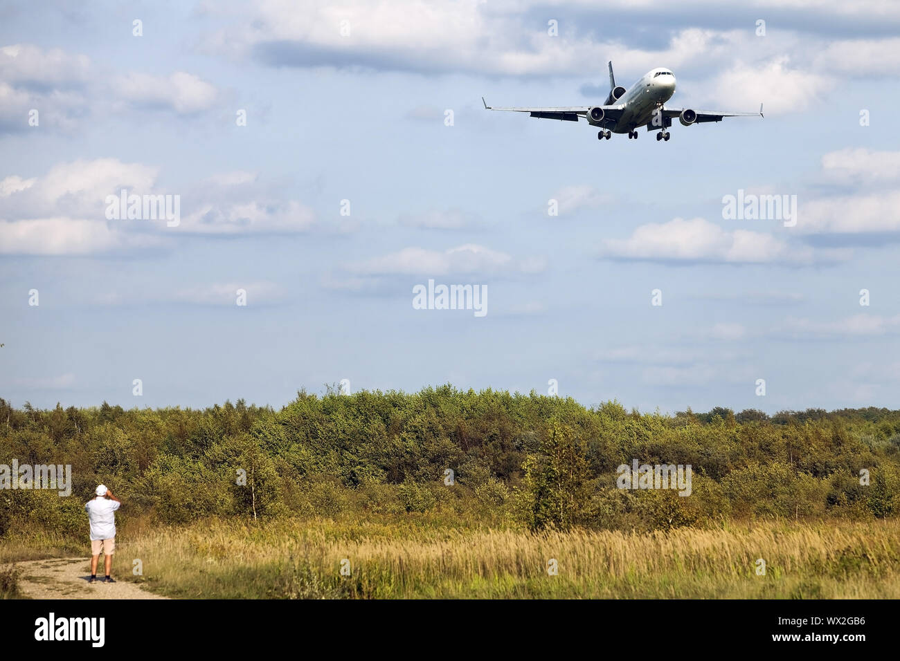 Piano avvicinando la natura reservat Wahner Heide, Koeln-Bonn Airport, Colonia, Germania, Europa Foto Stock