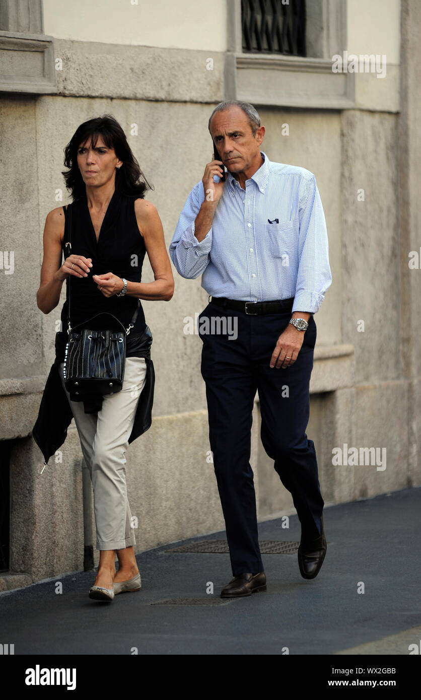 Milano, Italia. Xvi Sep, 2019. Milano, Ettore Messina nel centro con la  moglie il coach del basket ARMANI Milano, ex allenatore della squadra  nazionale italiana e assistente del coach per il SAN