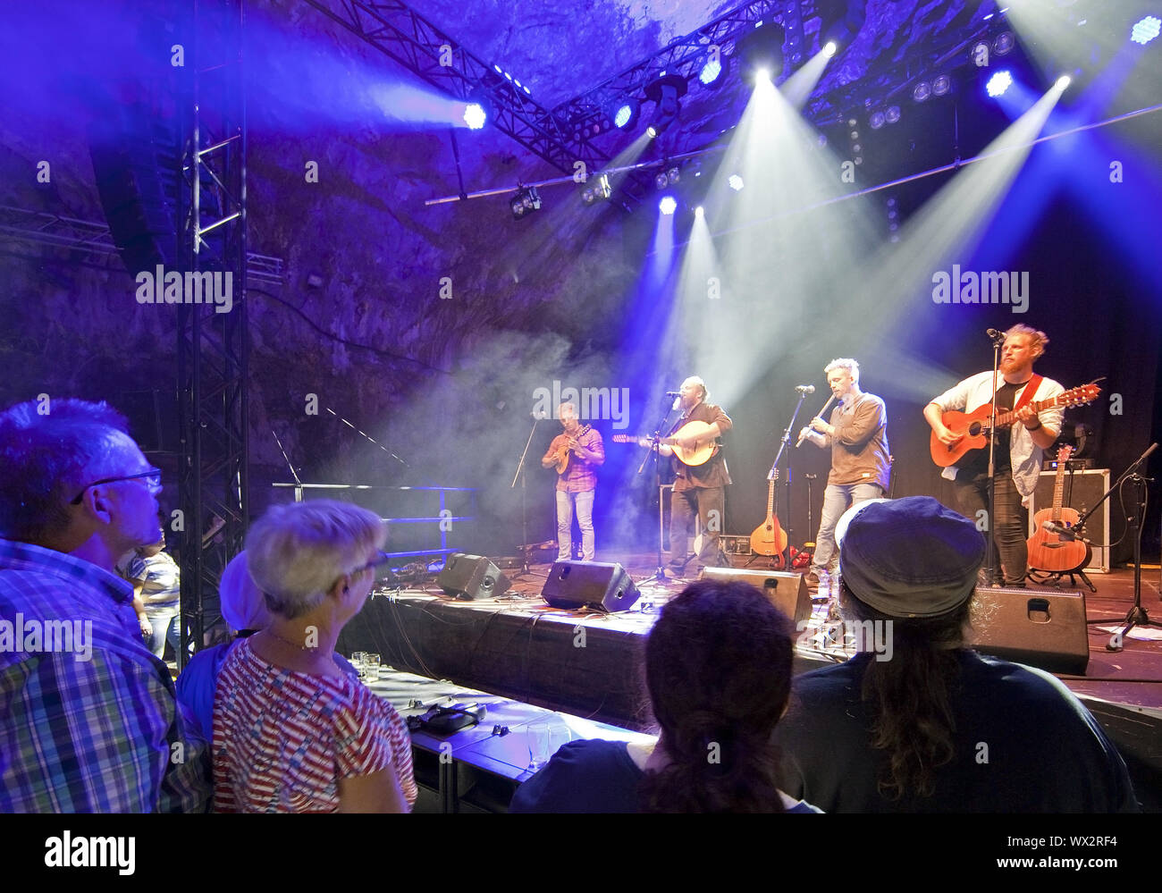 Irish Folk Festival con la banda danese quasi irlandese, Balver Hohle, Balve, Germania, Europa Foto Stock
