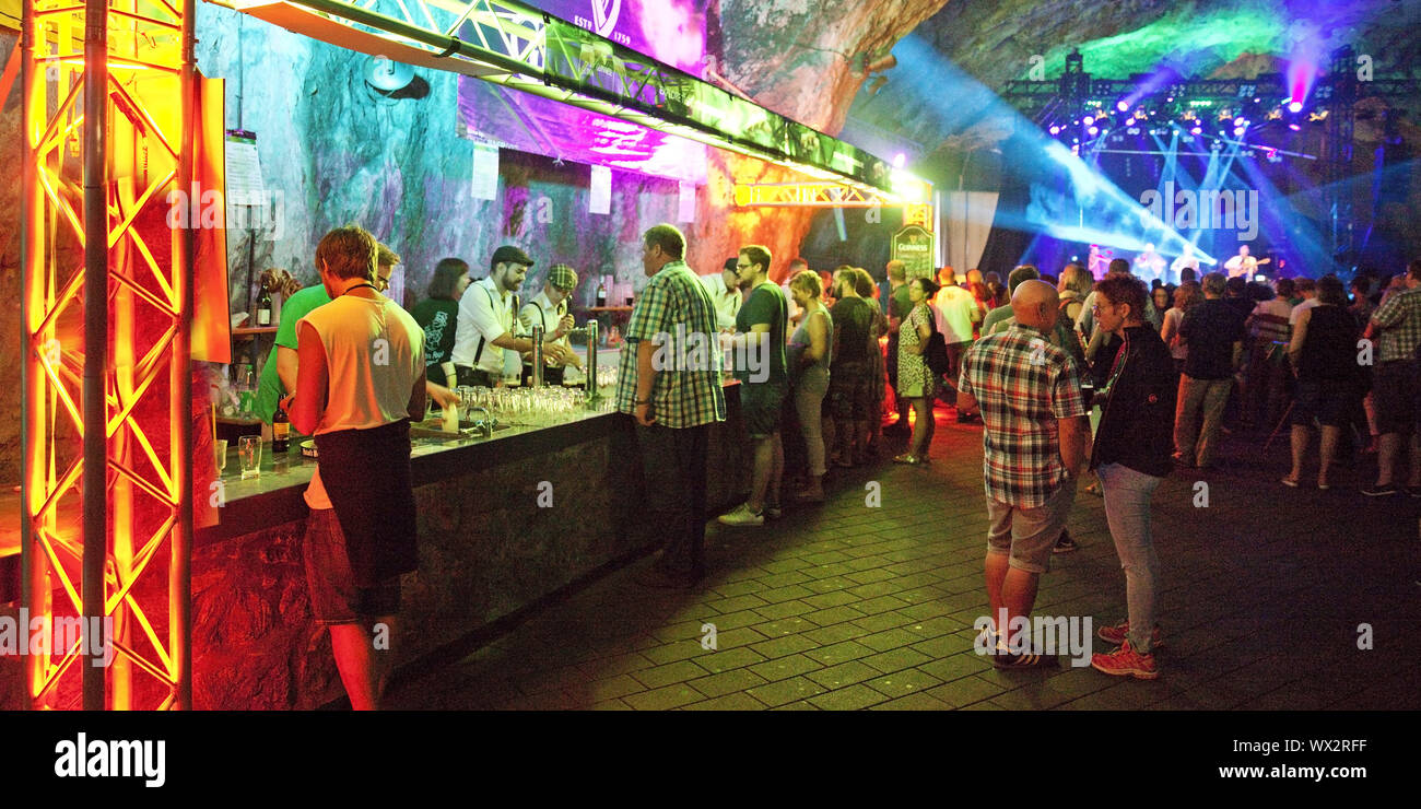 Guinness stand alla Irish Folk Festival, Balver Hoehle, Balve, Sauerland, Germania, Europa Foto Stock
