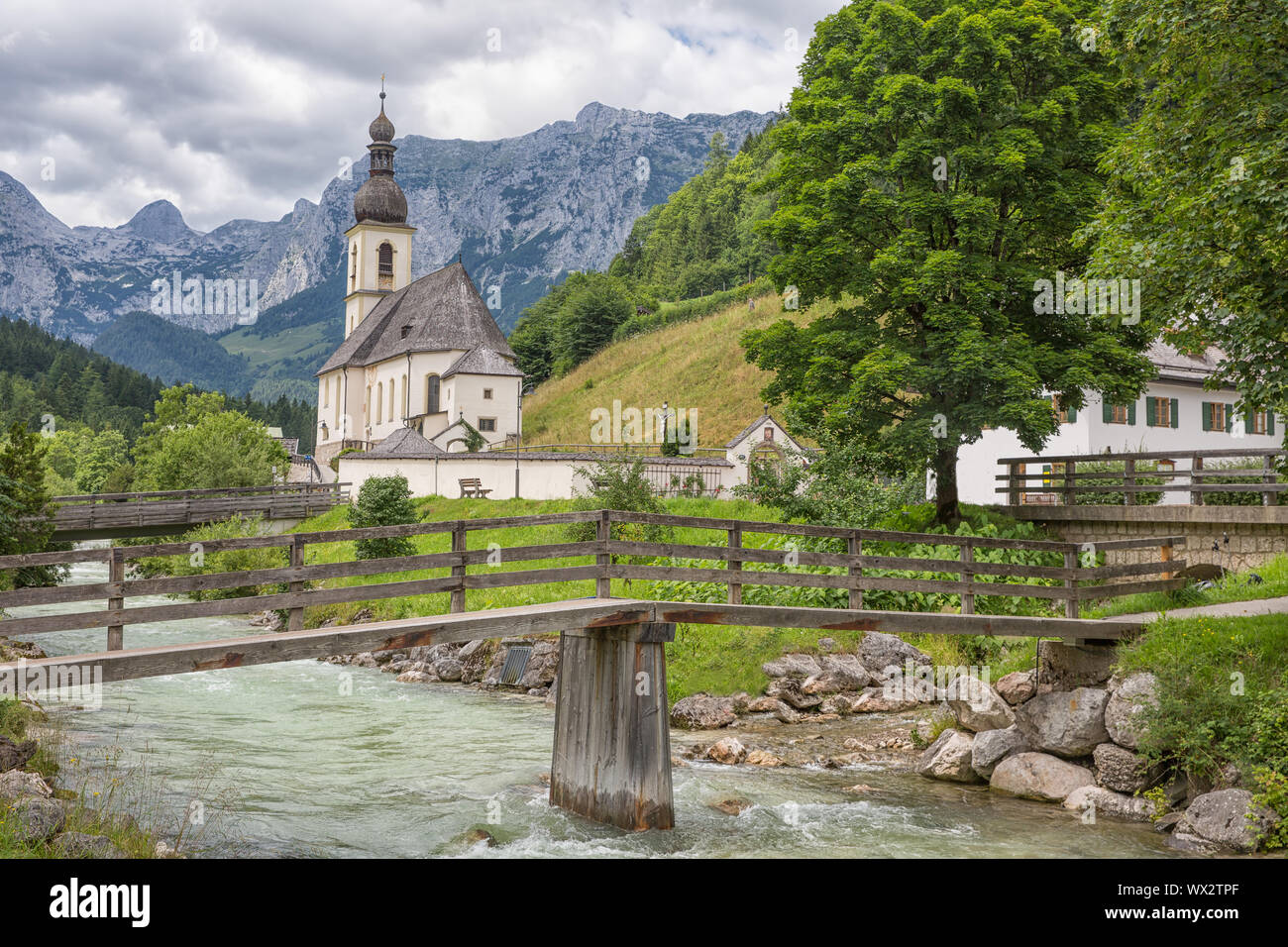 Chiesa di Ramsau vicino a Berchtesgaden in tedesco ALPI BAVARESI Foto Stock