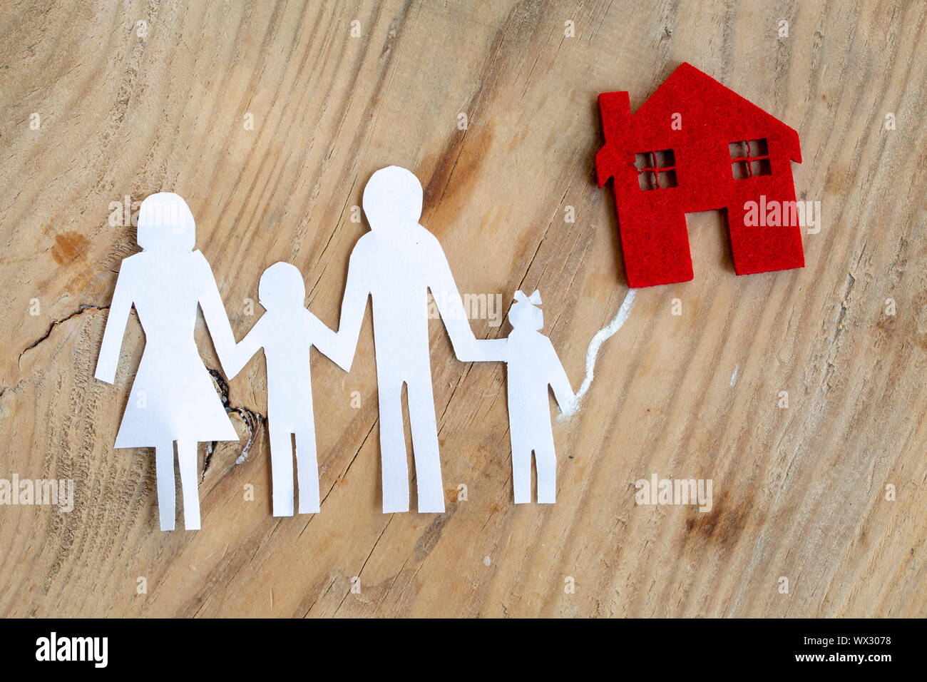 La famiglia felice concetto, famiglia sana della casa e del cuore Foto Stock