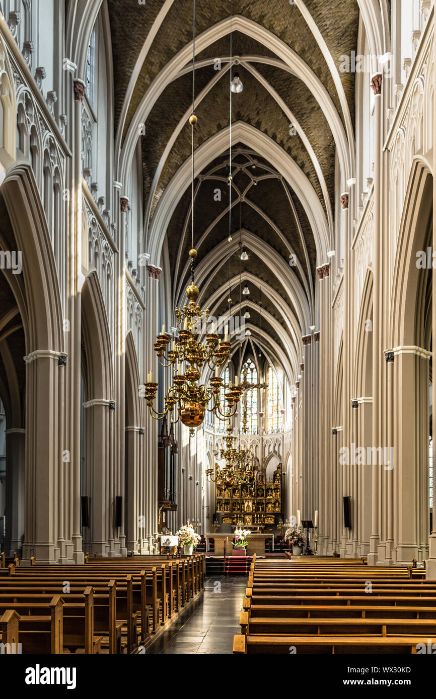 Tilburg, Paesi Bassi - 10 Settembre 2019: Interno della chiesa di San Giuseppe nel centro storico di Tilburg, Paesi Bassi, Foto Stock