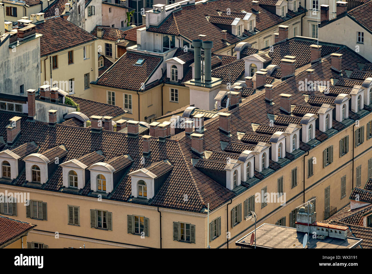 Vista aerea di Torino dall'area di visualizzazione della Mole Antonelliana ,un simbolo architettonico della città di Torino , Italia Foto Stock