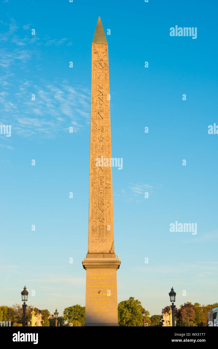 Obelisco sulla Place de la Concorde a Parigi Foto Stock