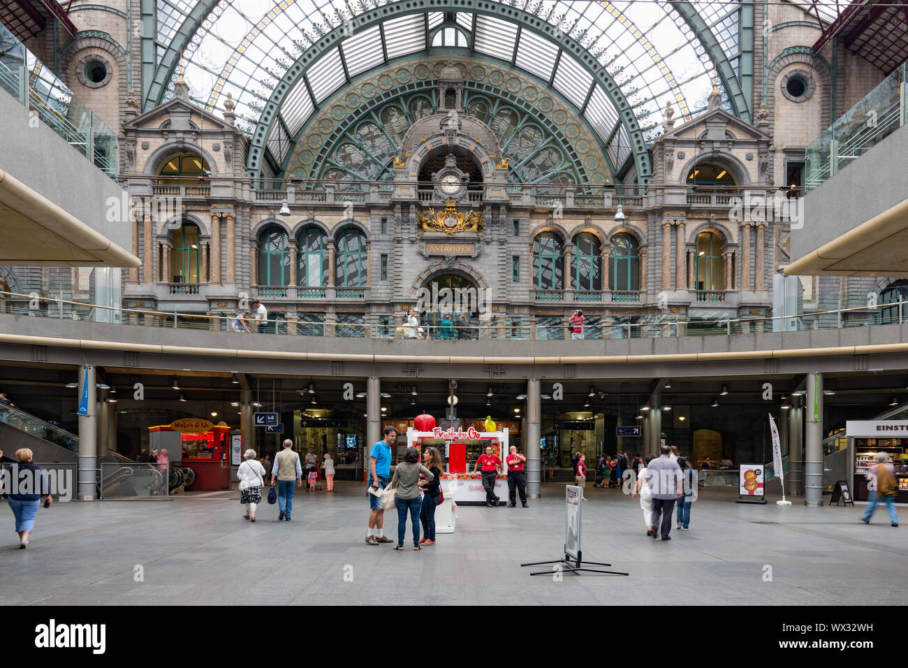 Famoso interni in stile Art Deco di Anversa stazione principale, Belgio Foto Stock