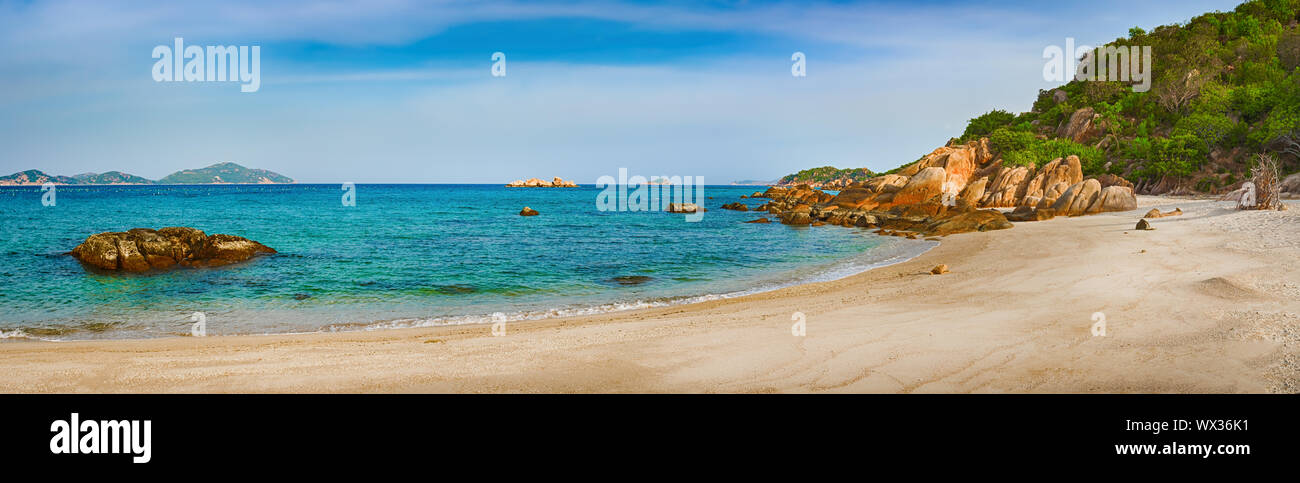 Spiaggia di sabbia bianca. Il Vietnam. Panorama Foto Stock