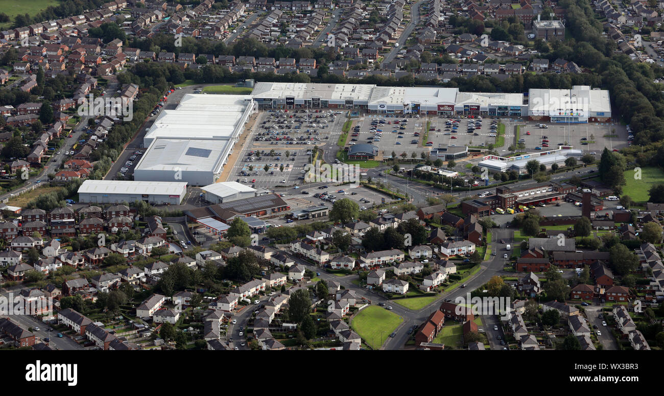 Vista aerea di Deepdale Shopping Park nel centro della citta' di Preston, Lancashire Foto Stock