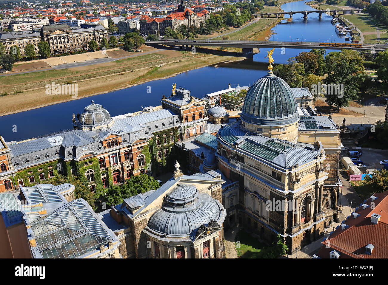 Dresda è una città in Germania con molti luoghi di interesse storico Foto Stock