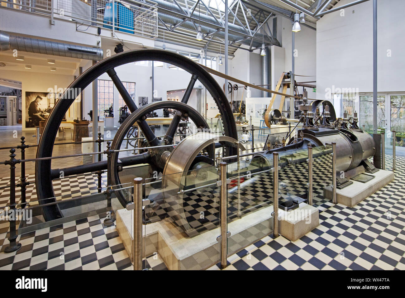 Vista interna con un motore a vapore, Strumento in tedesco Museo, affrettare, Remscheid, Germania, Europa Foto Stock
