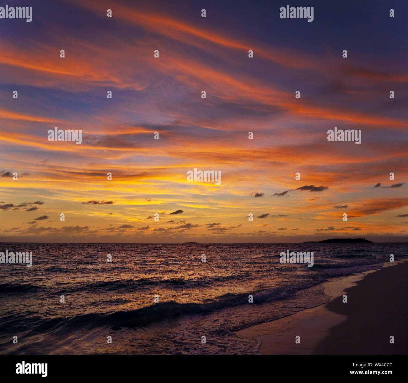 Bel tramonto alle Maldive Foto Stock