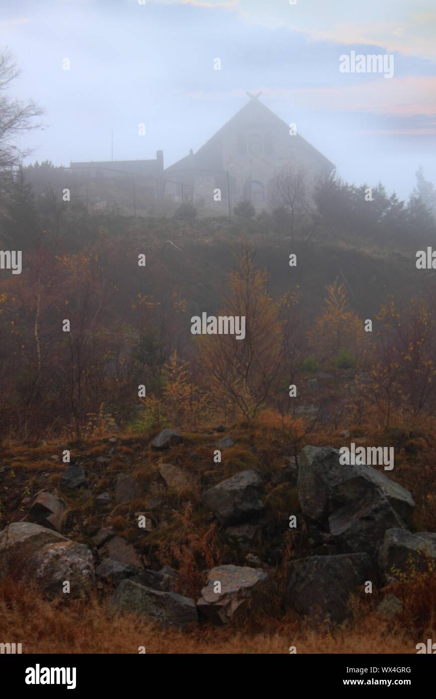 Nebbia in Szklarska Poreba Foto Stock