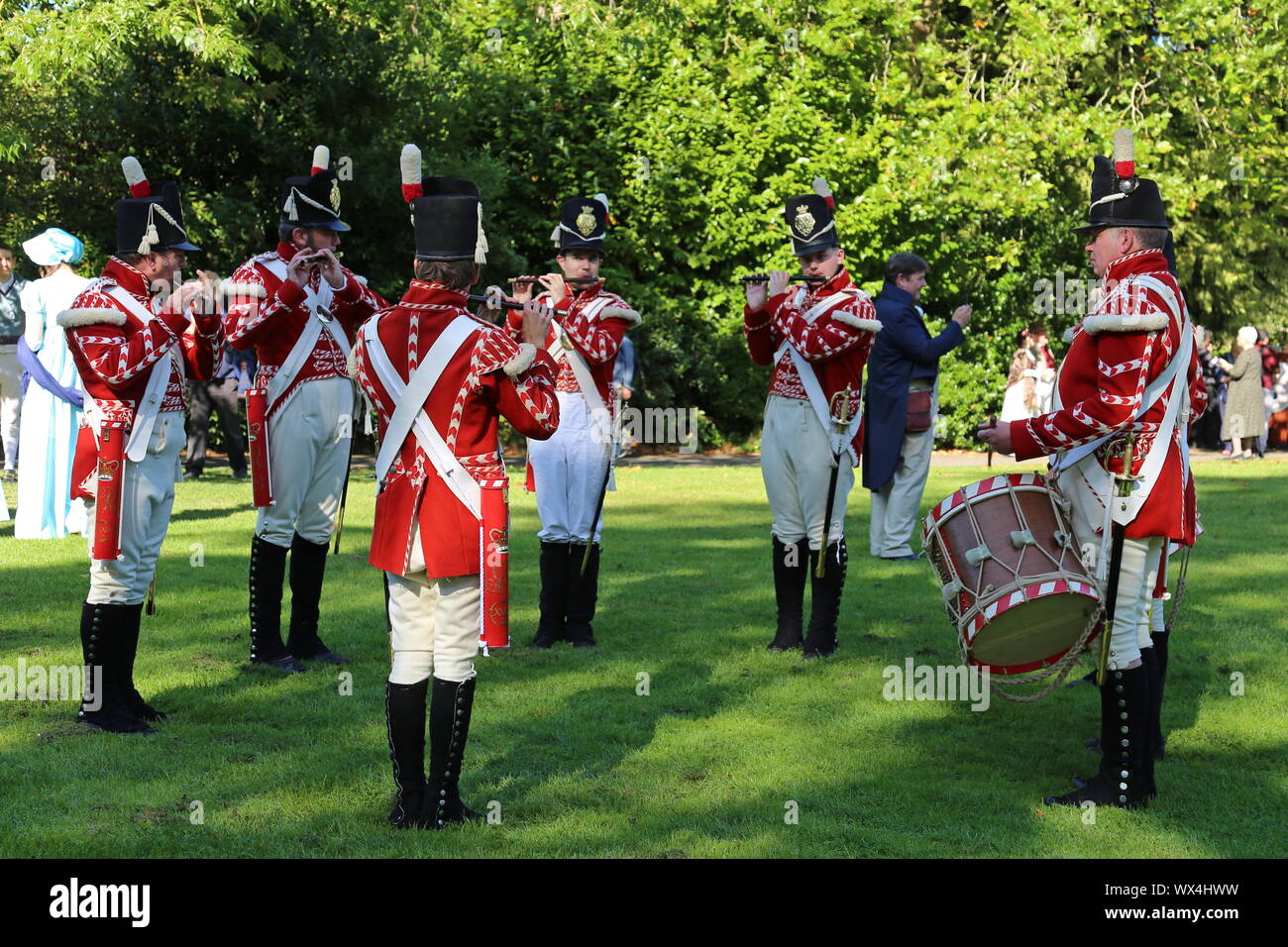 Grand Regency Promenade in costume il punto di inizio, Jane Austen Festival, Giardini Sidney, bagno, Somerset, Inghilterra, Gran Bretagna, Regno Unito Regno Unito, Europa Foto Stock