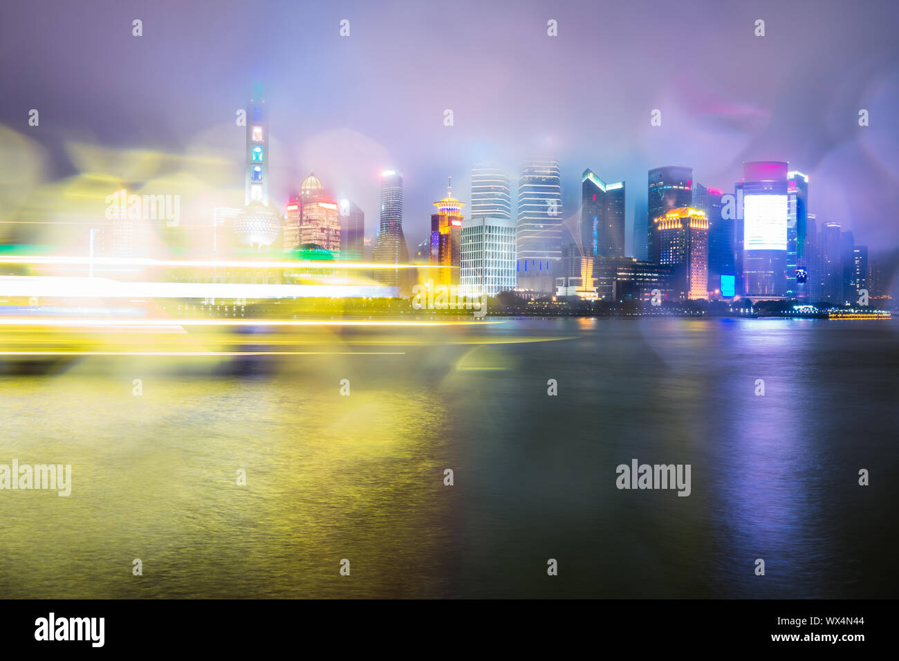 Vista notturna a Shanghai in Cina Foto Stock