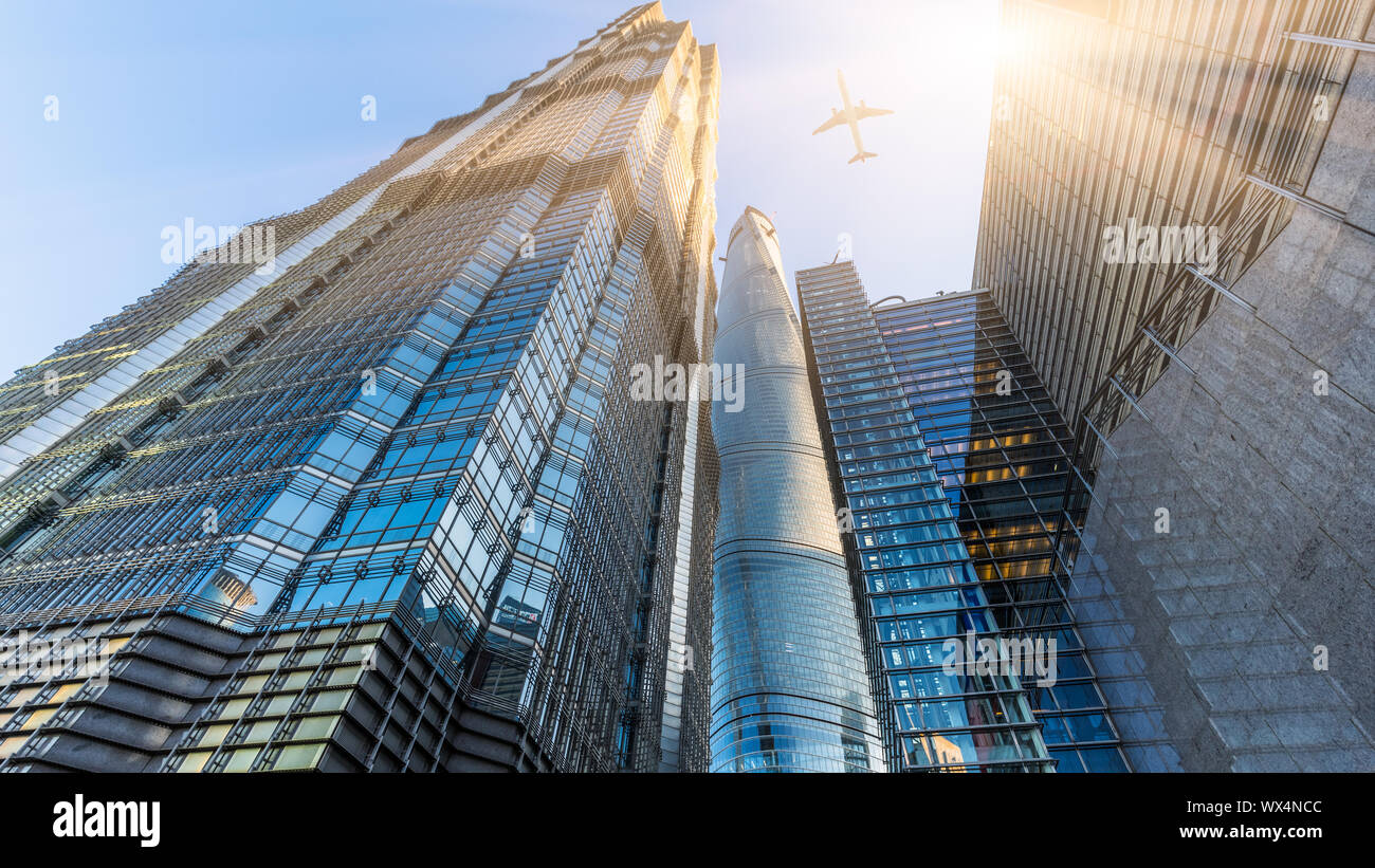 Nei toni del blu edificio per uffici Foto Stock