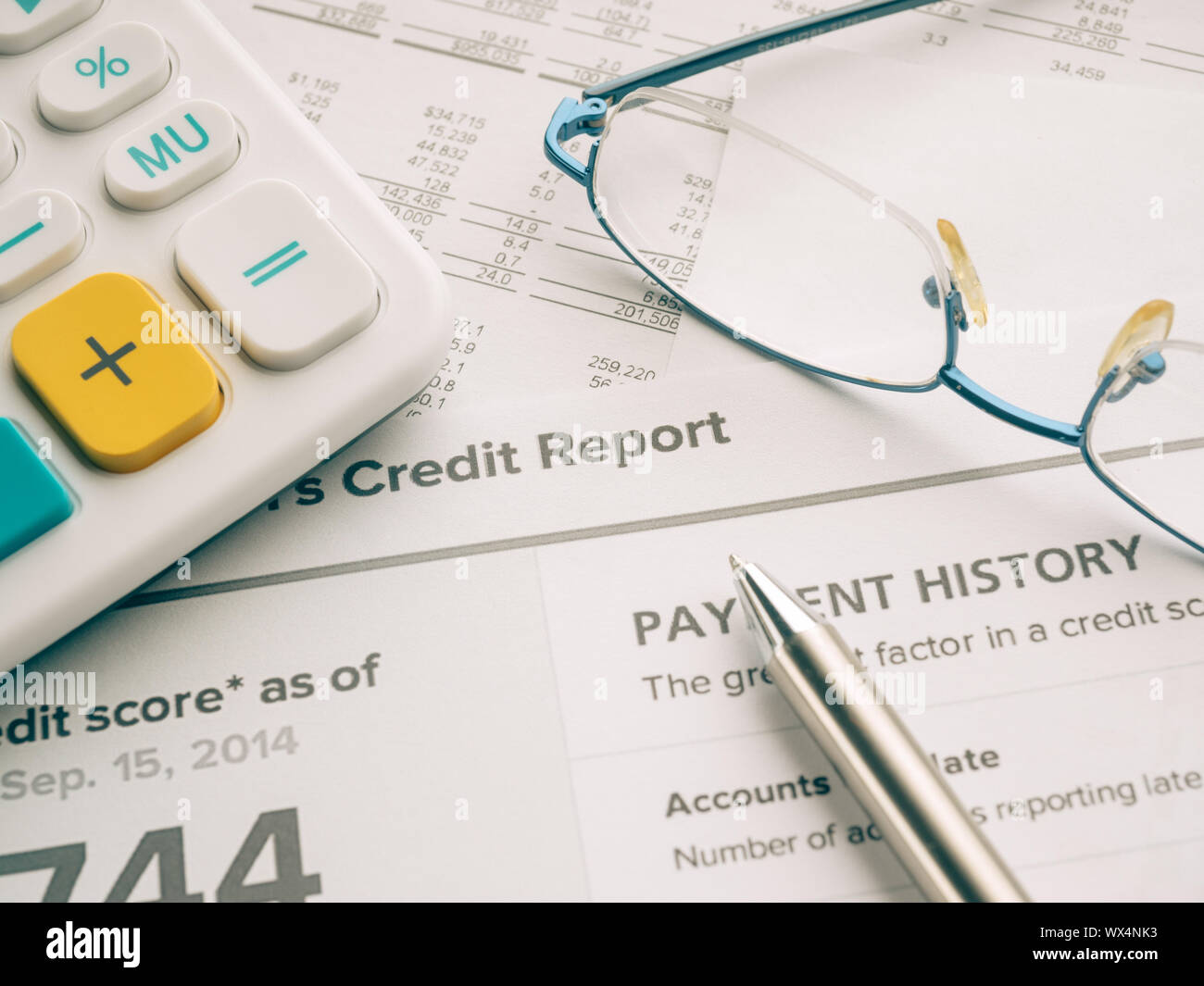 Rapporti di credito sulla scrivania. Foto Stock