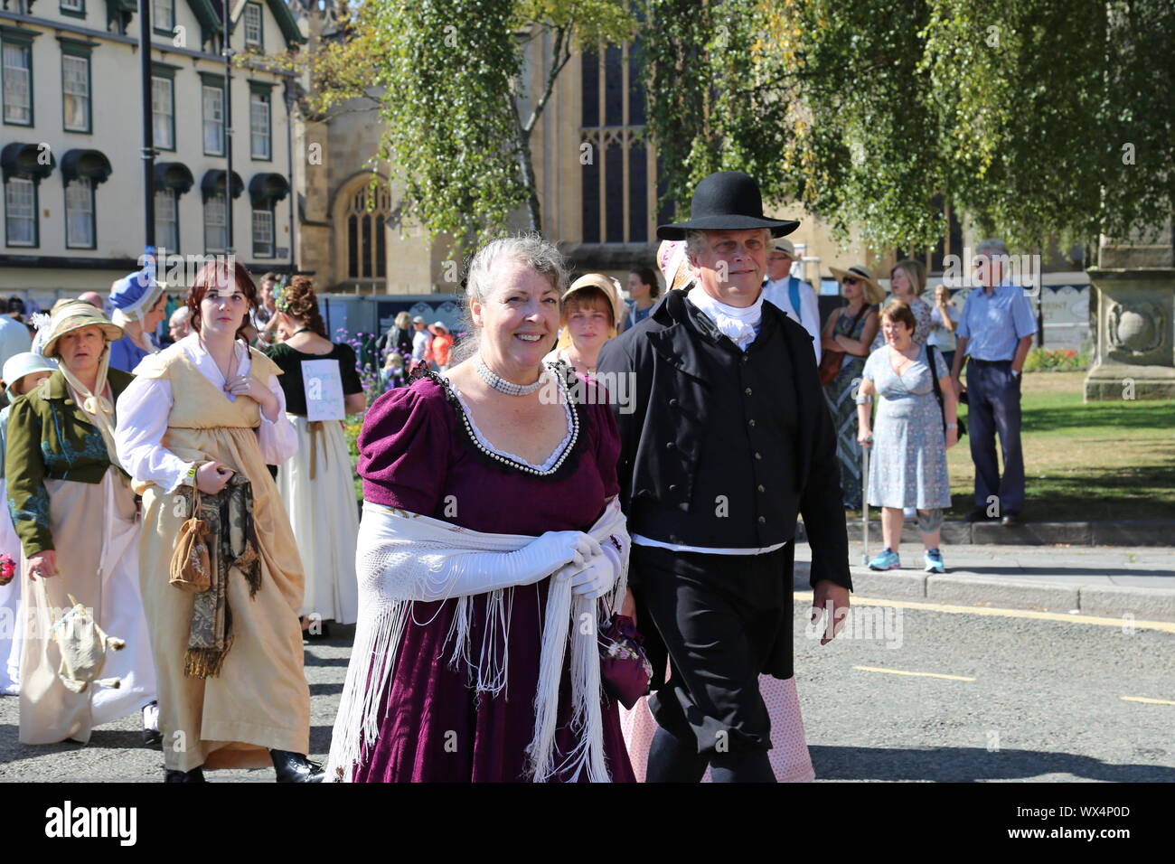 Grand Regency costume Promenade, Jane Austen Festival, Grand Parade, Bath, Somerset, Inghilterra, Gran Bretagna, Regno Unito Regno Unito, Europa Foto Stock