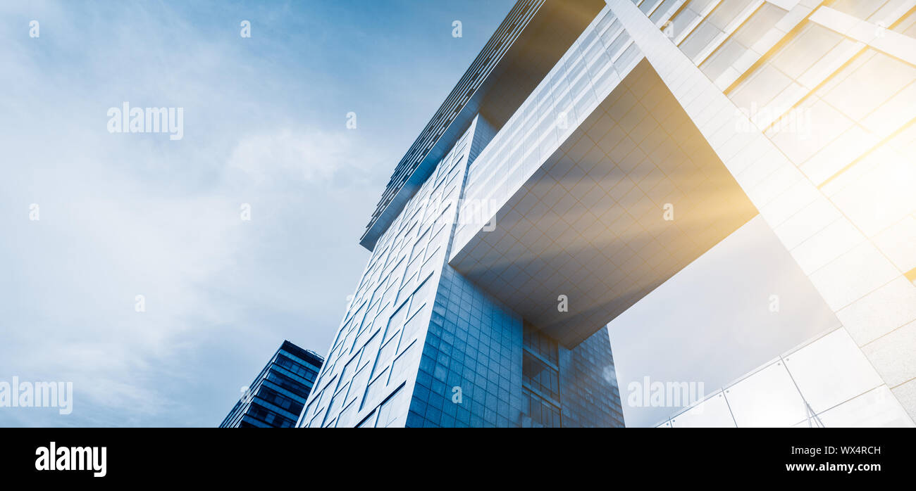 Nei toni del blu edificio per uffici Foto Stock