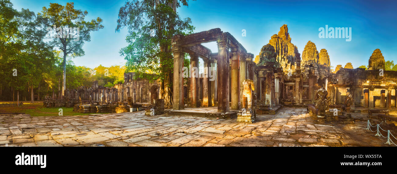 Tempio Bayon in Angkor Thom. Siem Reap. Cambogia. Panorama Foto Stock