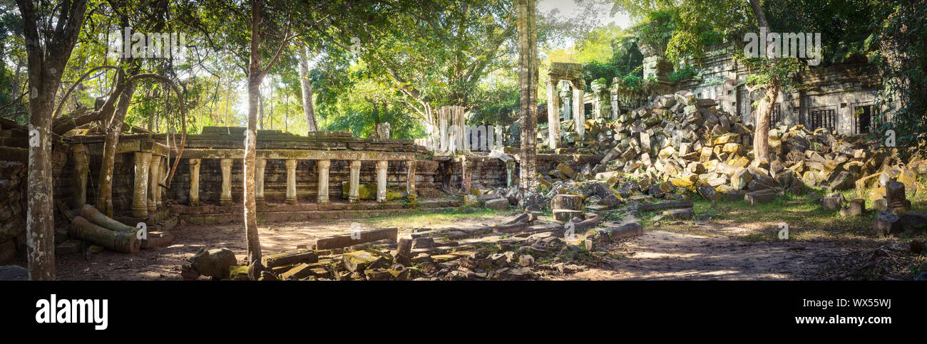 Beng Mealea o Bung Mealea tempio. Siem Reap. Cambogia. Panorama Foto Stock