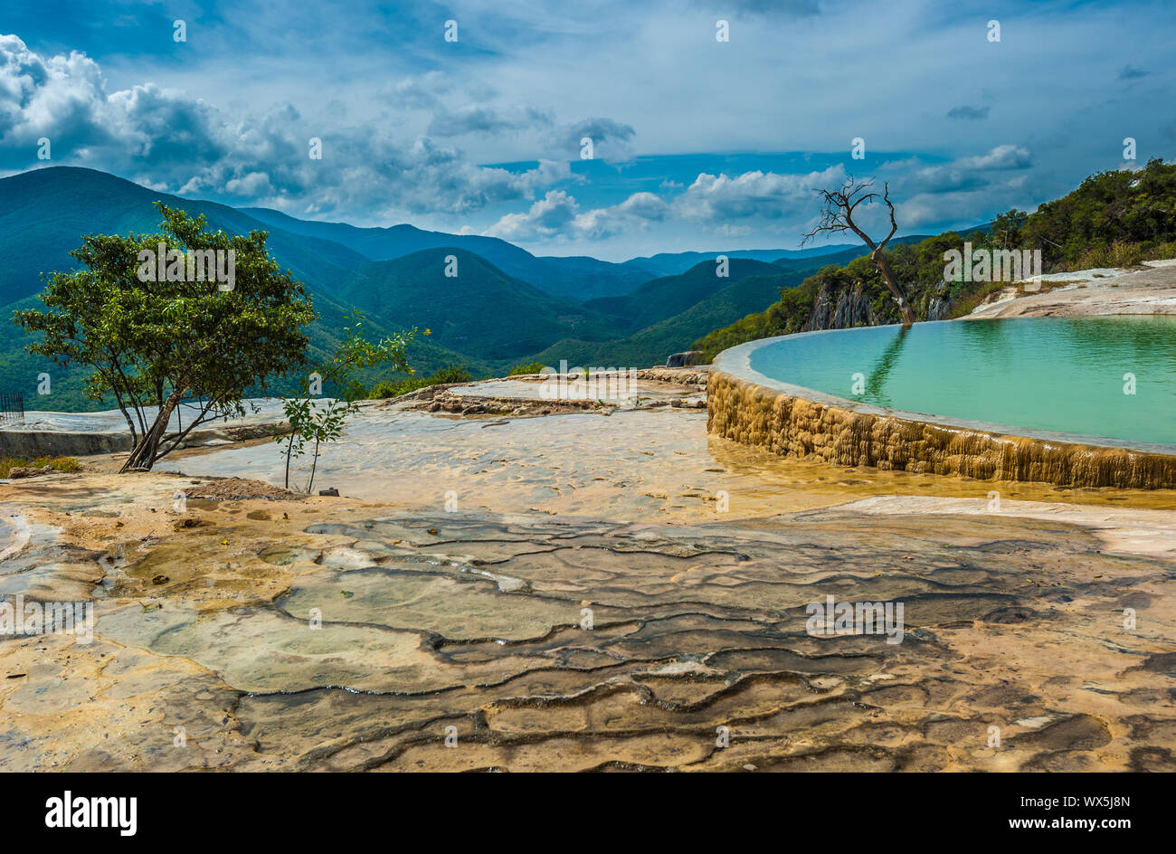 Hierve el Agua, naturali formazioni rocciose nello stato messicano di Oaxaca Foto Stock
