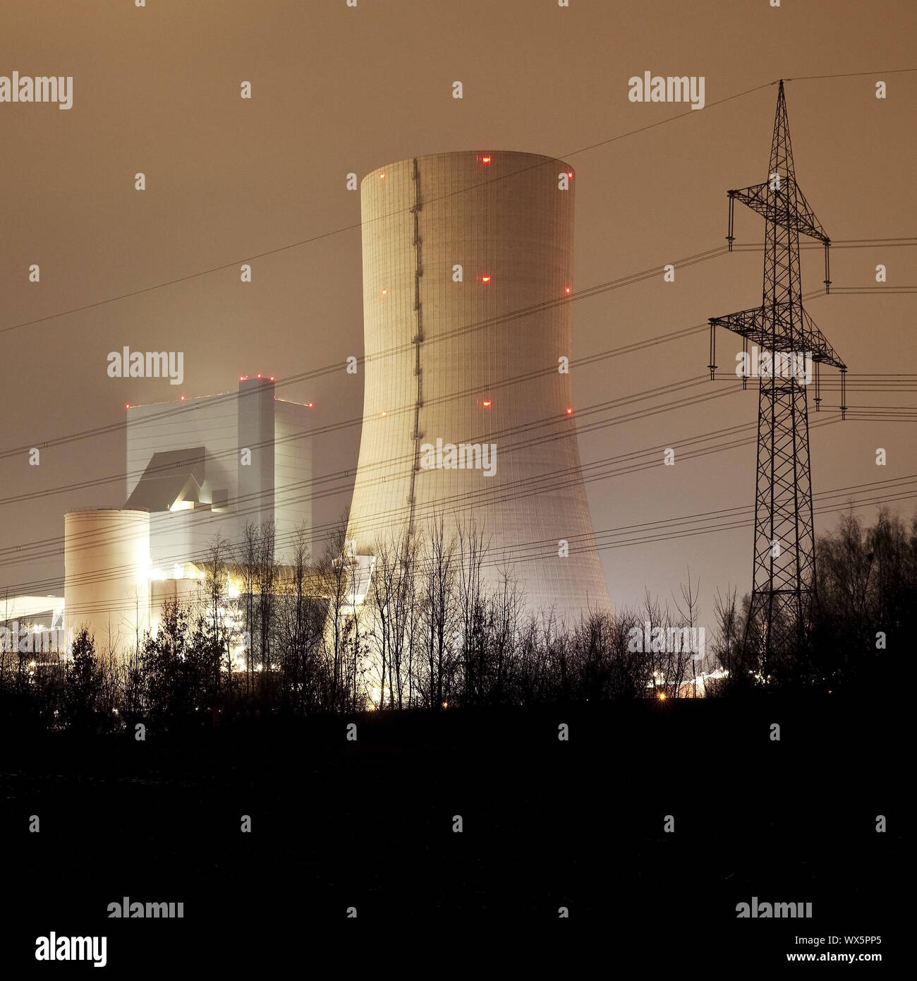 Centrali elettriche a carbone Datteln di notte, carbone phase-out 2018, Datteln, la zona della Ruhr, Germania, Europa Foto Stock