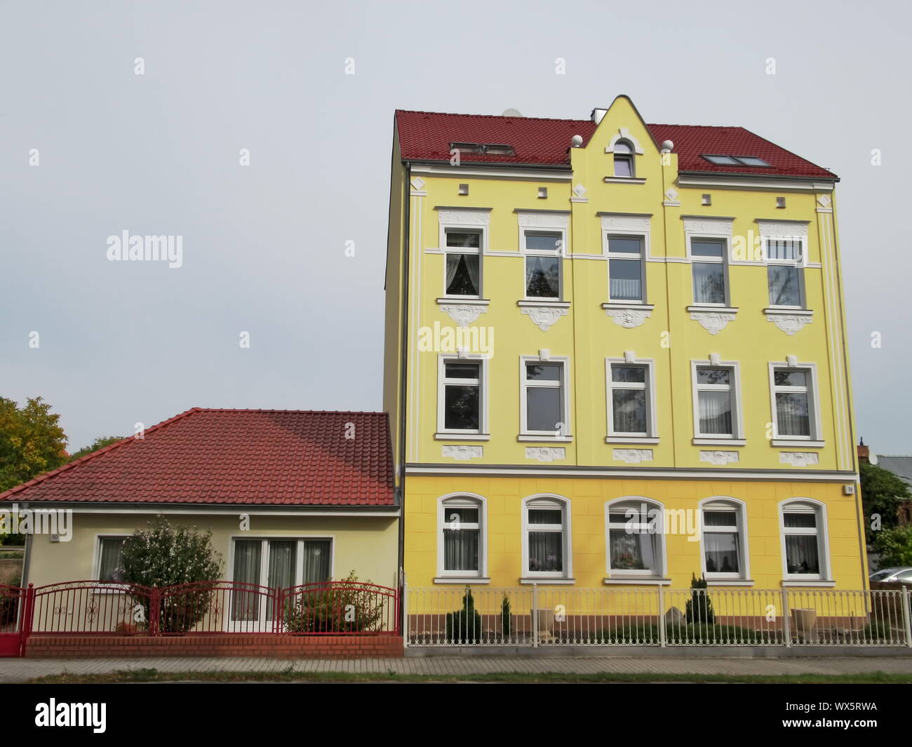Fürstenwalde, edificio antico e nuovo edificio Foto Stock
