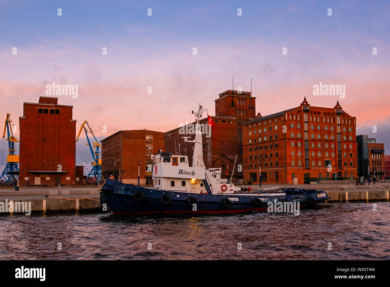 Wismar vecchio porto al tramonto Foto Stock