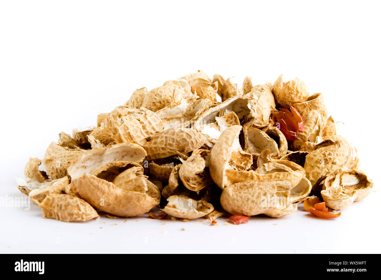 Gusci di arachidi Foto stock - Alamy