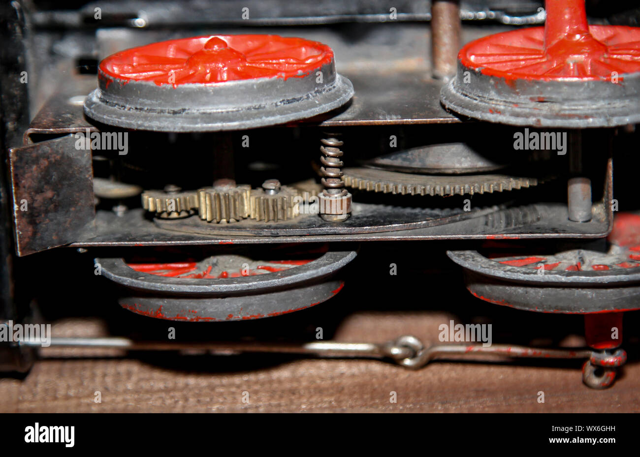 Dettaglio di un giocattolo meccanico locomotore Foto Stock