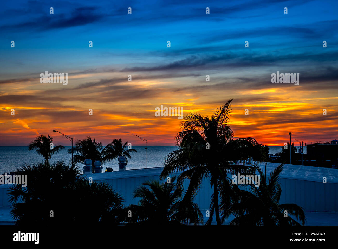 Drammatico tramonto vibrante paesaggio di Key West, Florida Foto Stock