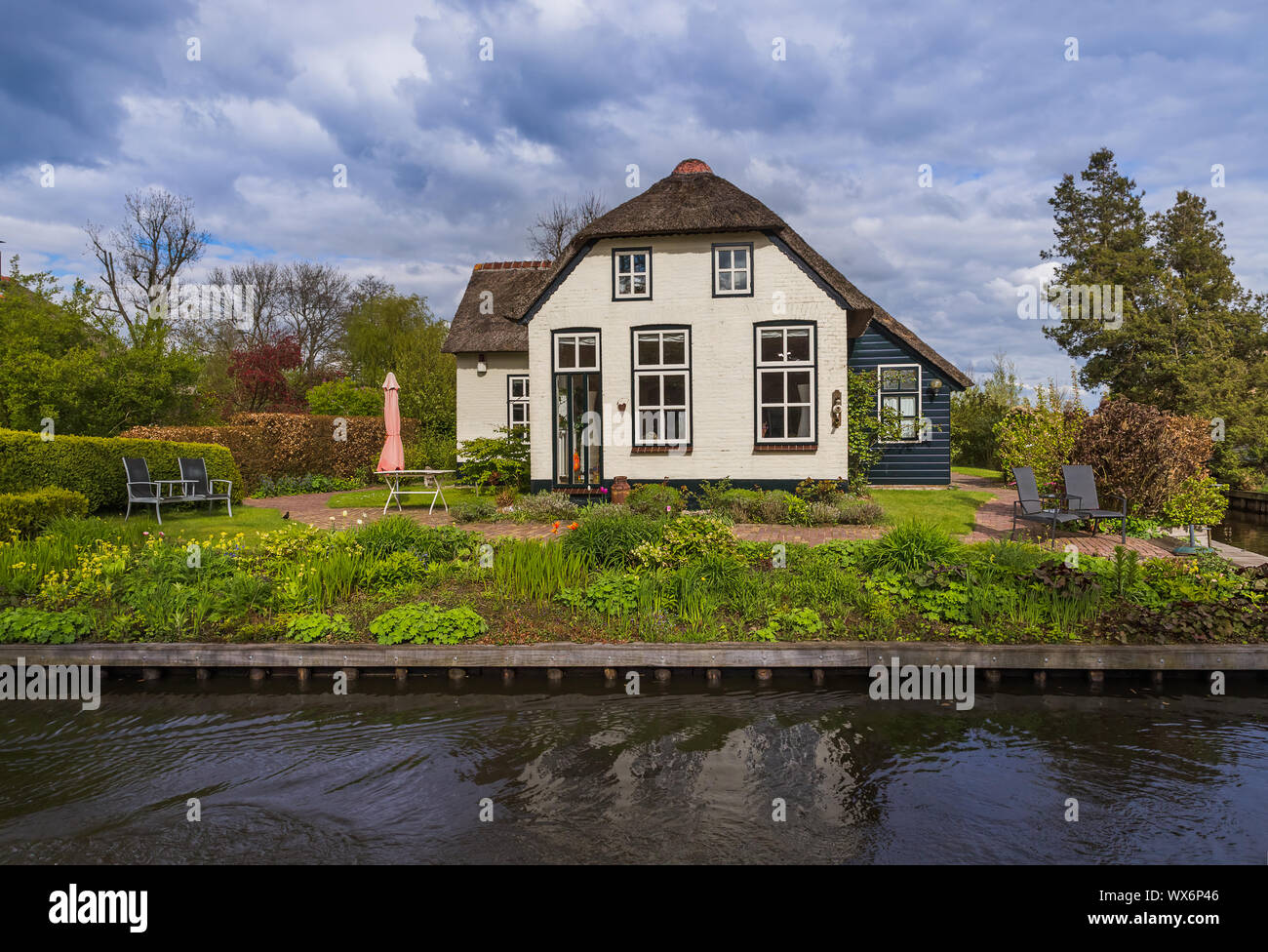 Tipico villaggio olandese di Giethoorn in Paesi Bassi Foto Stock
