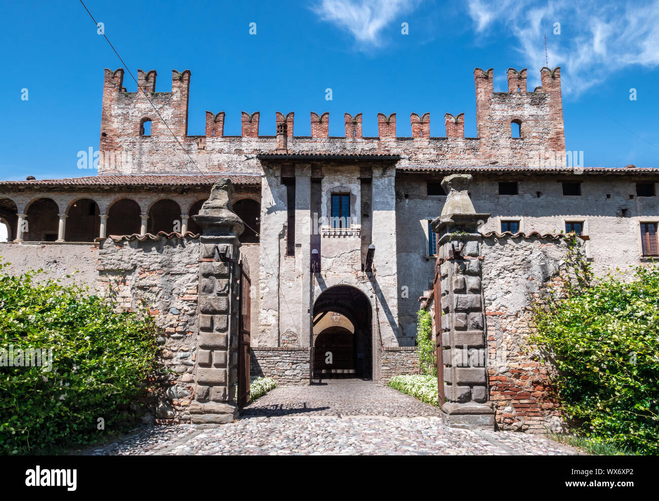 Il castello di Malpaga del dodicesimo secolo Foto Stock