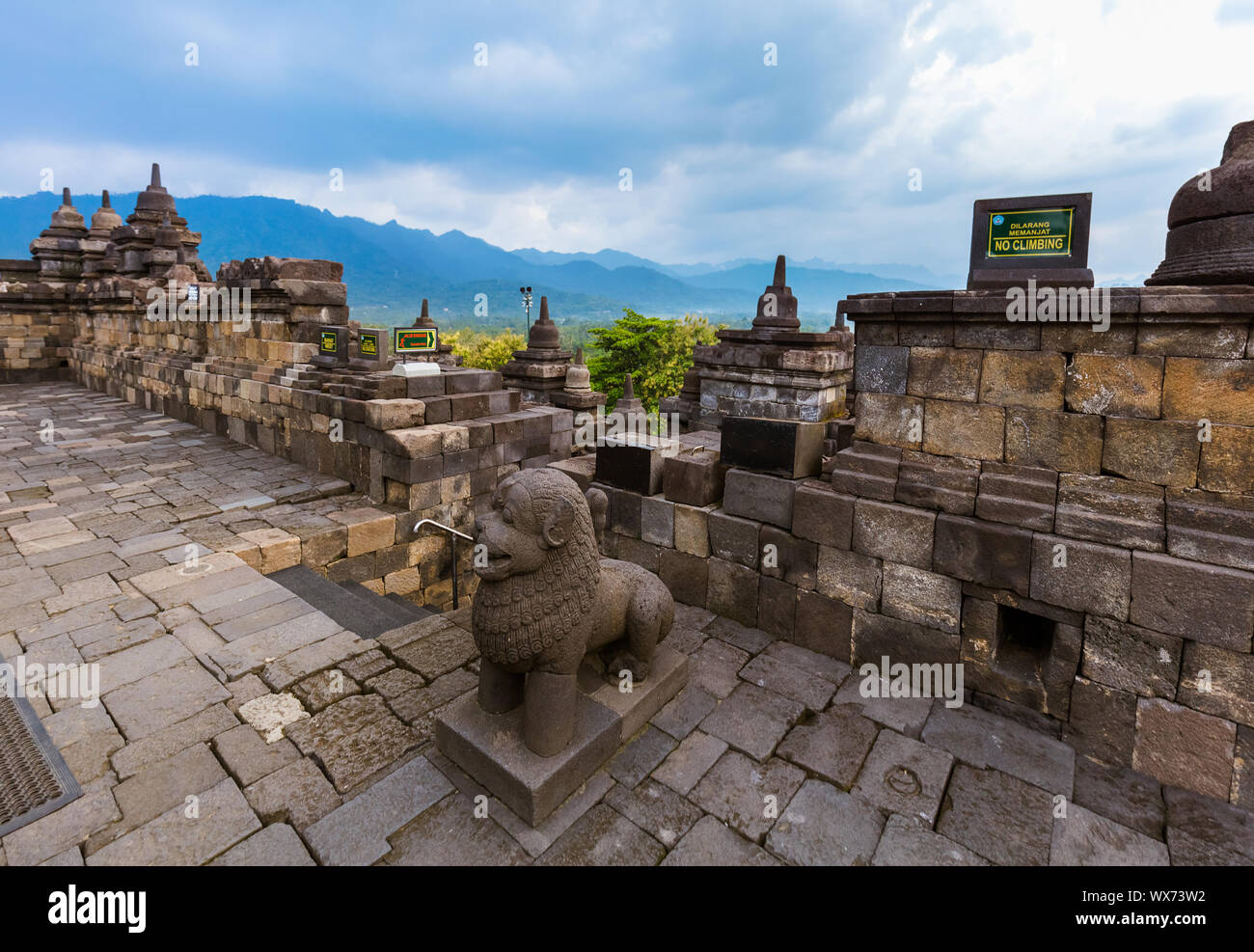 Il Borobudur Buddist Temple - isola di Java in Indonesia Foto Stock