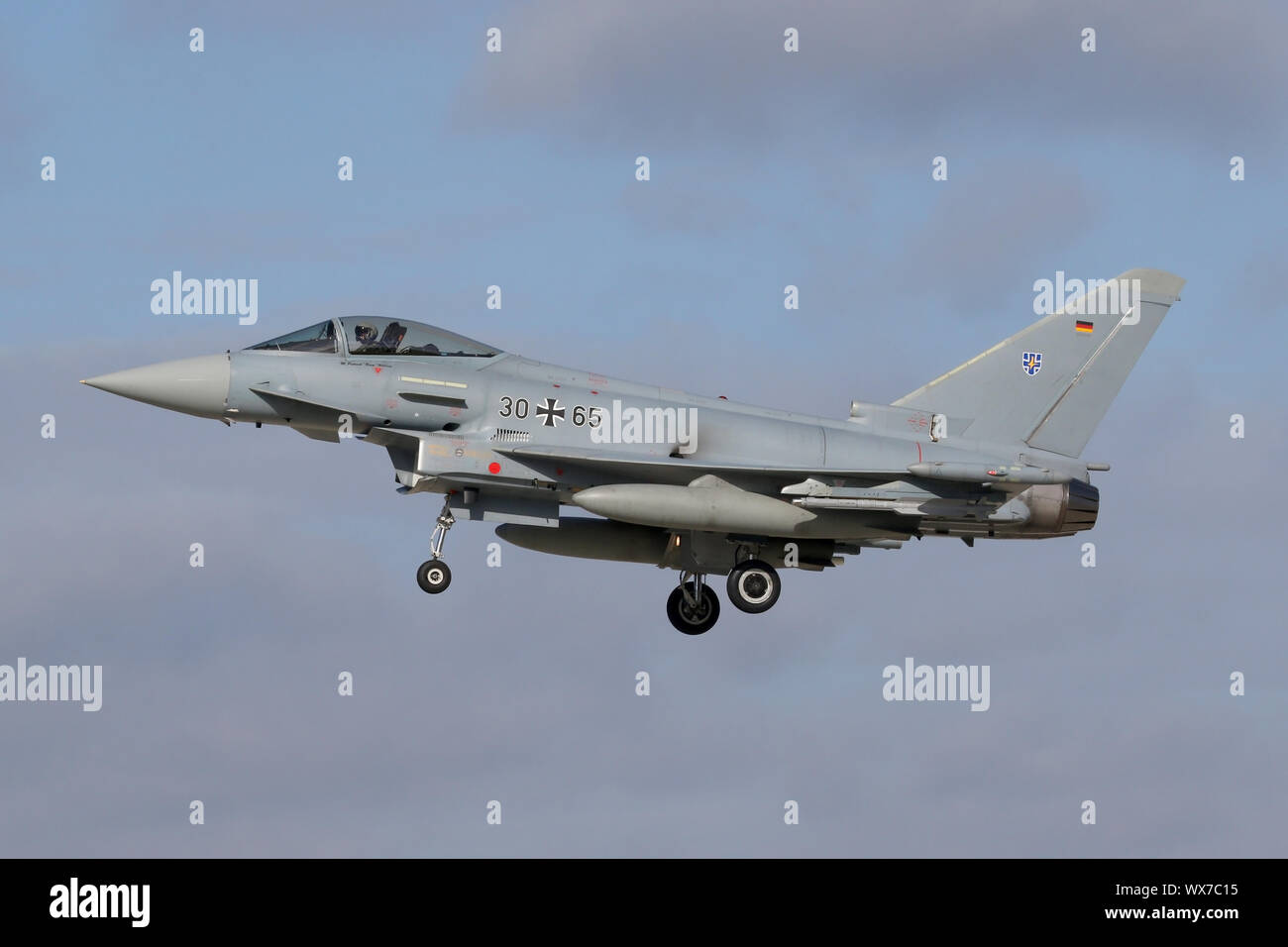 Luftwaffe Eurofighter EF-2000 sull approccio per RAF Waddington durante l'esercizio Cobra guerriero. Foto Stock